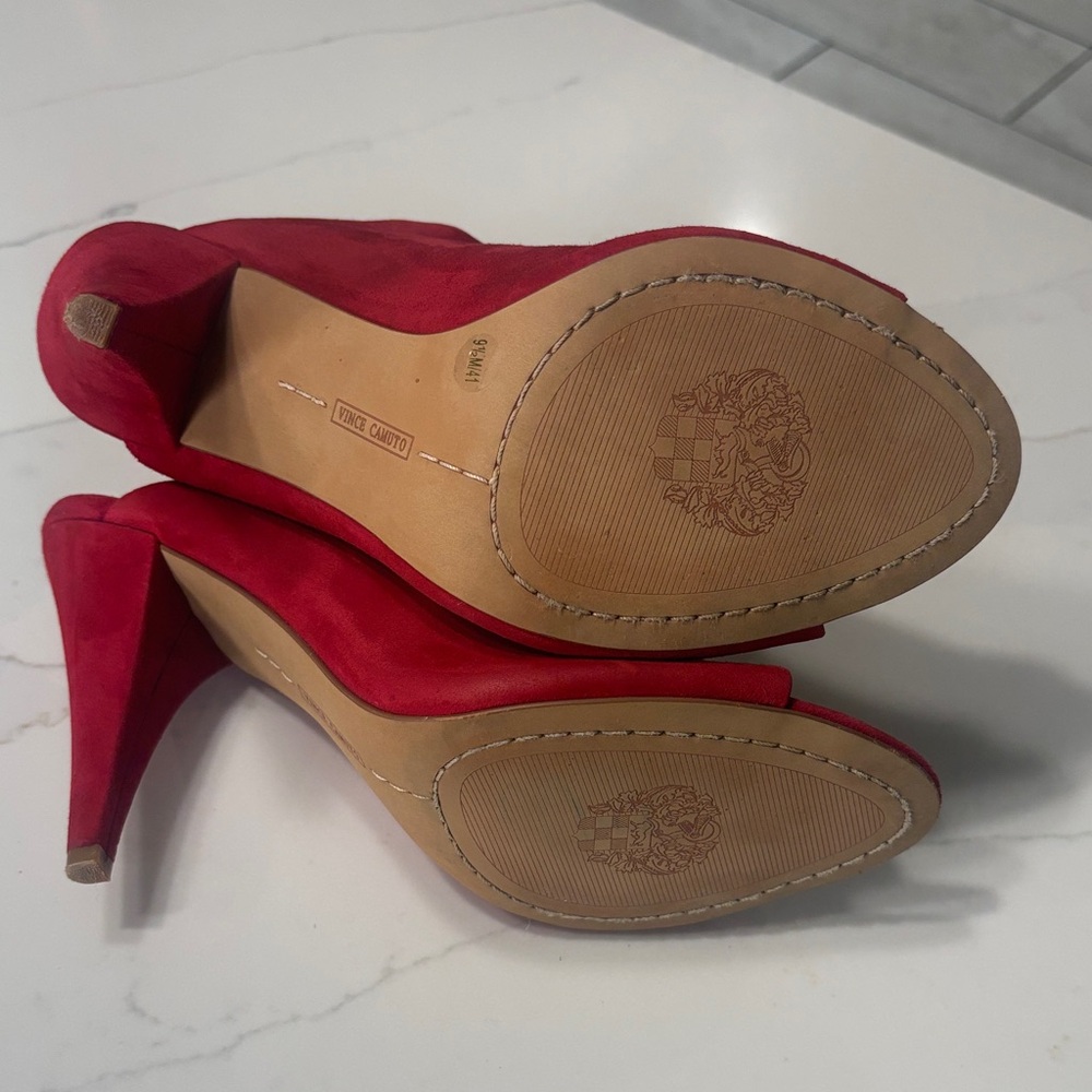 Elegant Red Suede Peep-Toe Heels - Picture 16 of 17